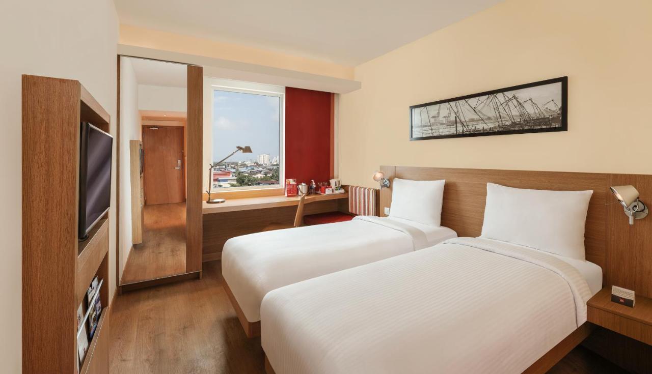 Ibis Kochi City Centre - An Accor Brand Exterior photo